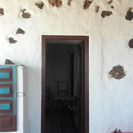 Hébergement de vacances House With One Bedroom In With Wonderful Mountain View And Wifi 12 Km From The Beach *